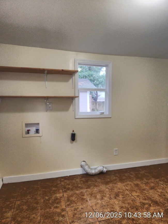 Building Photo - 2149 Texas Ave