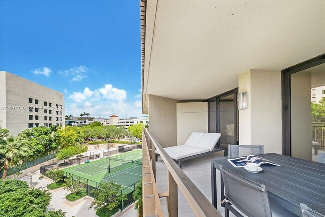 Building Photo - 2901 S Bayshore Dr