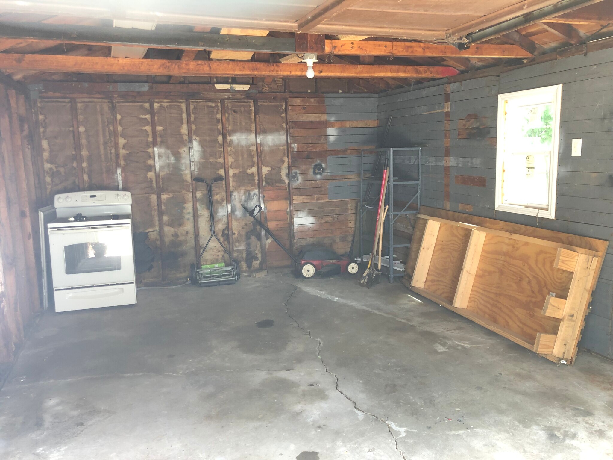 Building Photo - 3036 Greenfield Rd