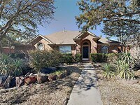 Building Photo - 8401 Greenfield Dr