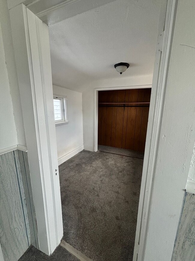 Building Photo - 712 E Reynolds St