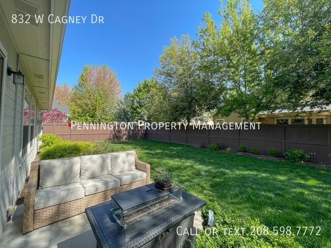Building Photo - 832 W Cagney Dr