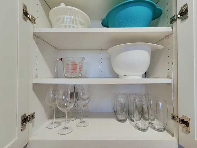 Building Photo - 212 W Roberts Ave