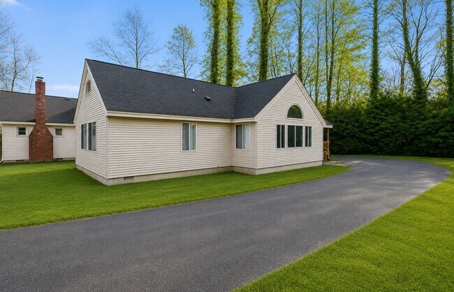 Building Photo - 116 Mimosa Dr