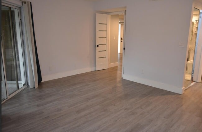 Building Photo - 992 NW 93rd Ave