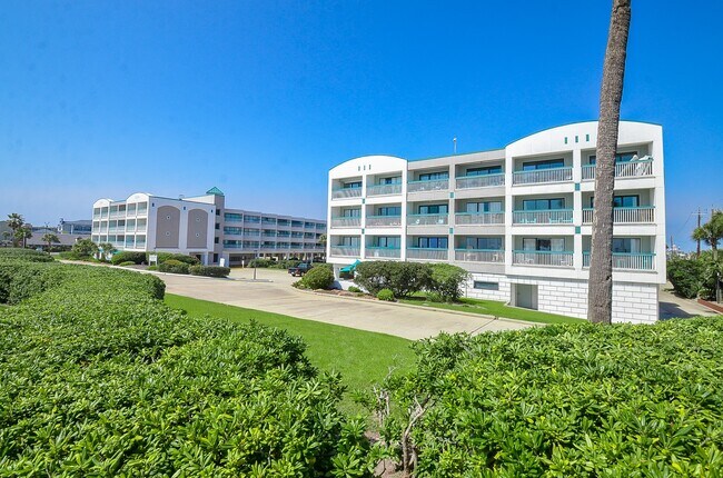 Building Photo - 6102 Seawall Blvd