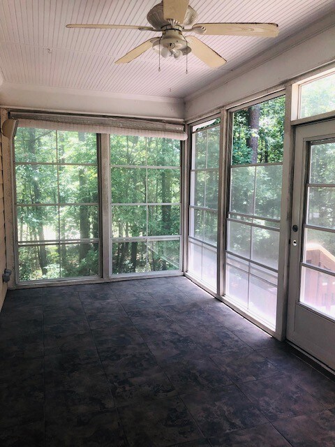Building Photo - 21 Shining Water Ln