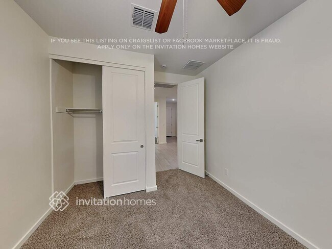 Building Photo - 17692 W Fetlock Trail