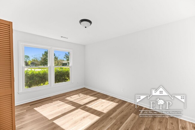 Building Photo - Beautifully Renovated Brick Home in a Quiet, Established Neighborhood