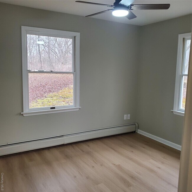 Building Photo - 71 E Searsville Rd