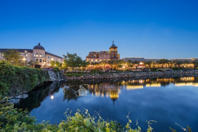 Building Photo - Breathtaking Luxury Custom Rental in Guard Gated Serrano Golf Community!!