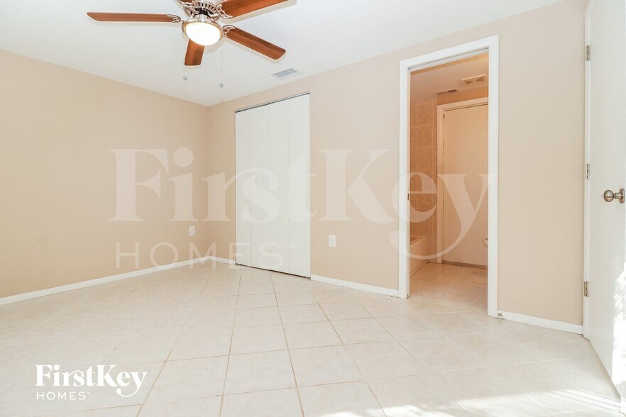 Building Photo - 7600 Topay Ln