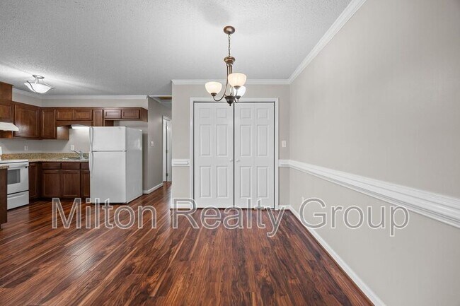 Building Photo - 145 S Patterson St