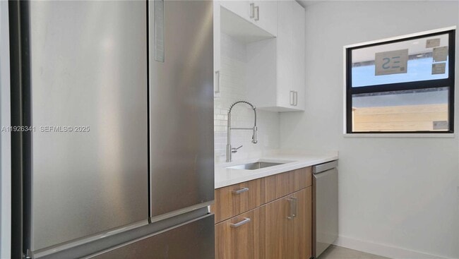 Building Photo - 1119 W Las Olas Blvd