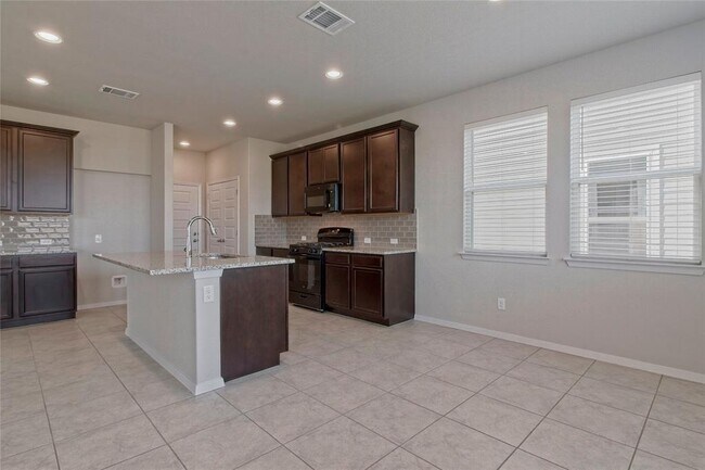 Building Photo - 6613 Wolf Pack Dr