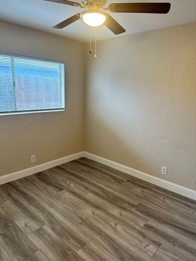 Building Photo - This cute home won't last long with a new ...