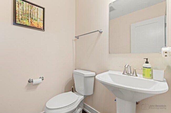 Building Photo - 2607 Chelsey St