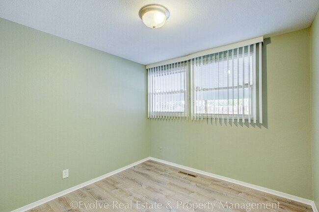 Building Photo - Evolve Real Estate: Charming Ranch Style Retreat In the Heart of Denver, 15 minutes to Downtown D...