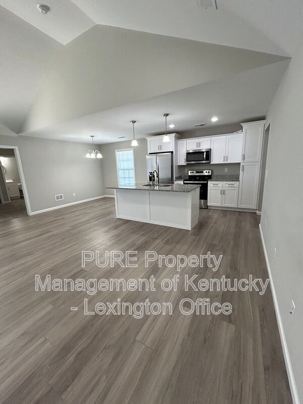 Building Photo - 263 Stoney Creek Way
