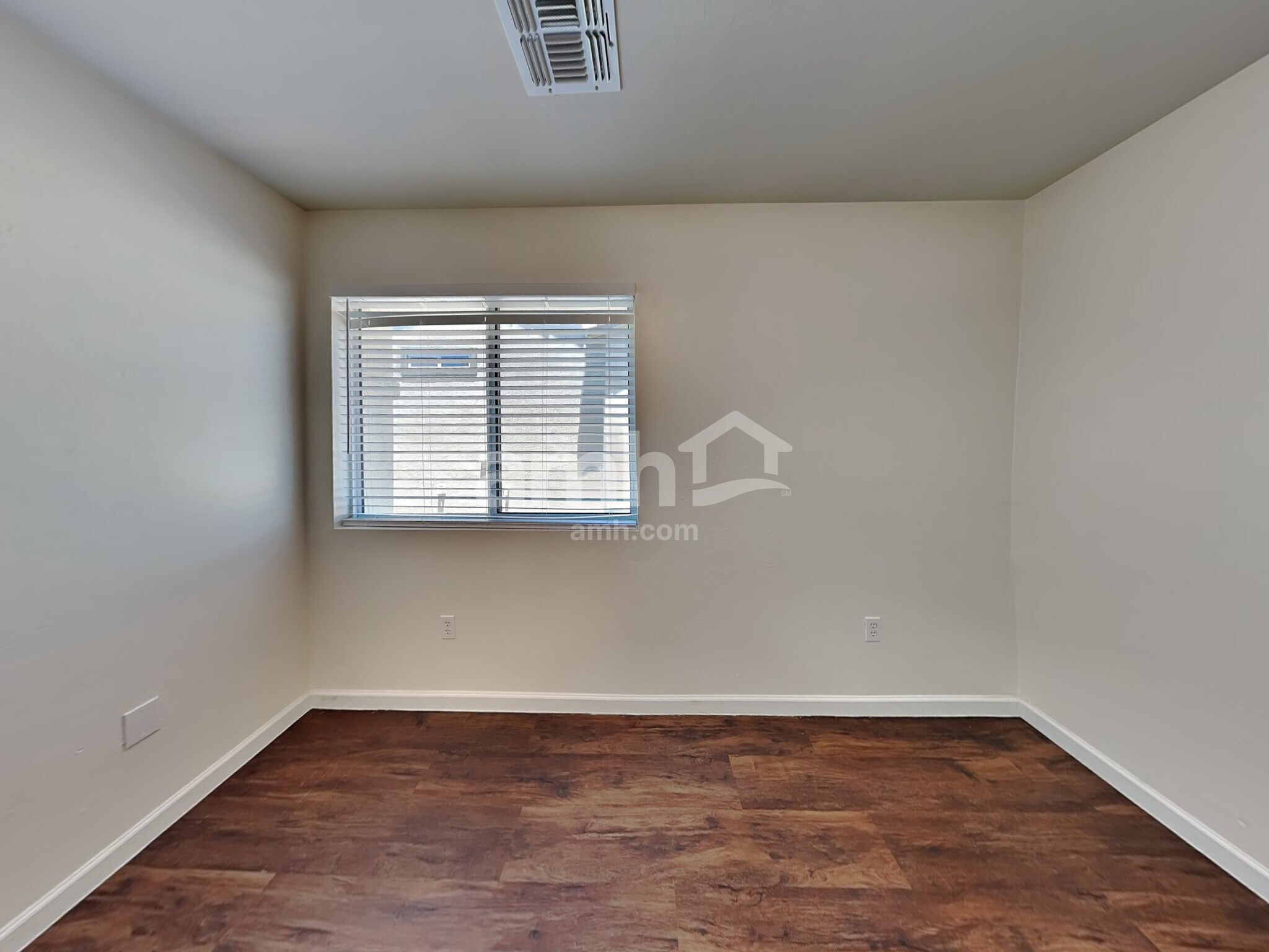 Building Photo - 574 W Paseo Celestial
