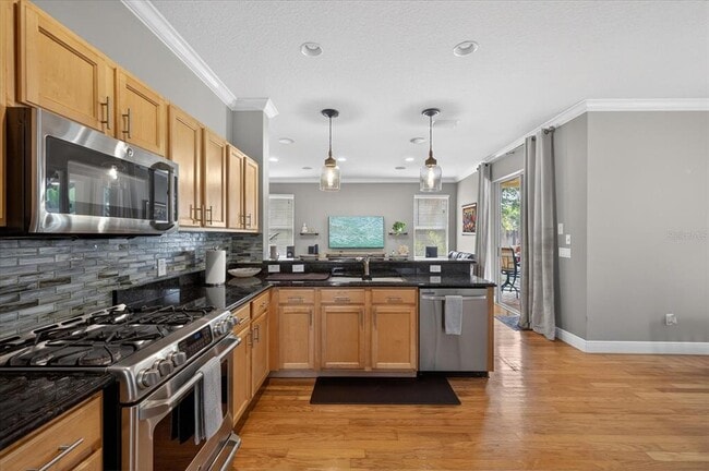 Building Photo - 11115 Avery Oaks Dr