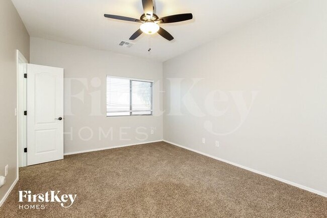 Building Photo - 16954 W Saguaro Ln