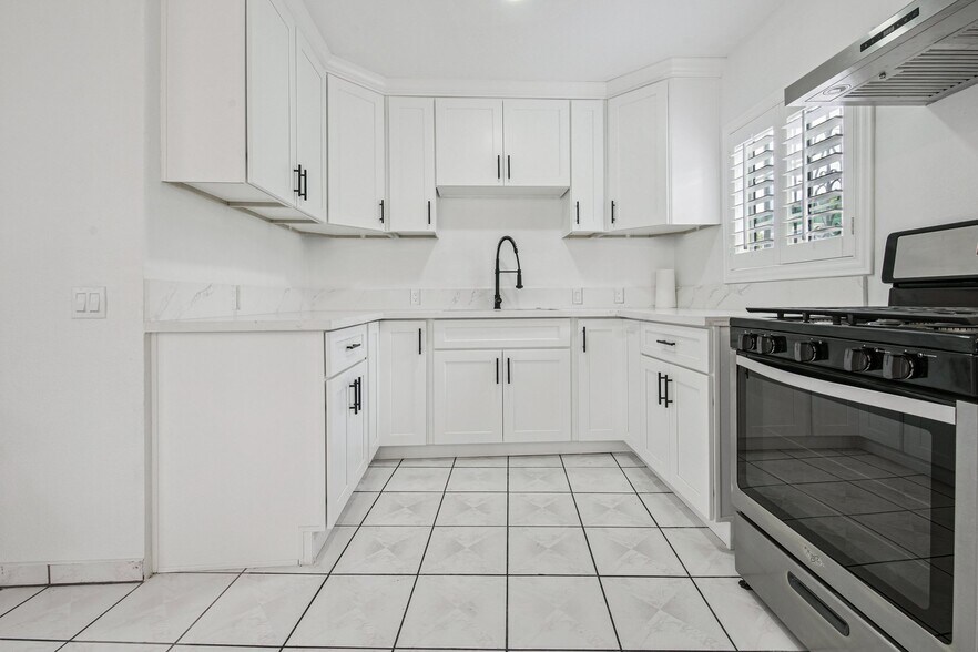 Building Photo - 3628 Arroyo Seco Ave