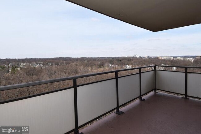 Building Photo - 5225 Pooks Hill Rd