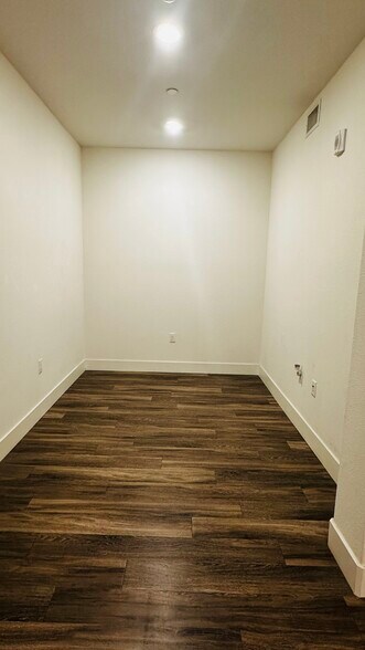 Building Photo - 5933 Sunstone Dr