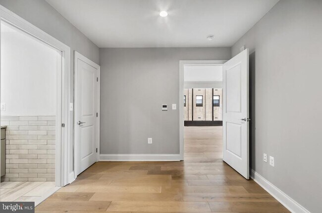 Building Photo - 30 N 23rd St