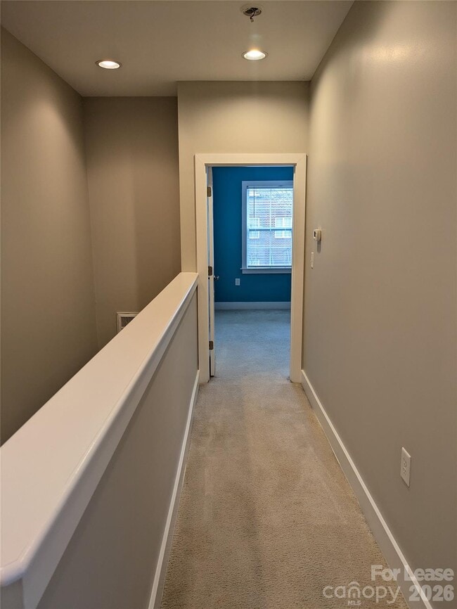 Building Photo - 234 Harbour Pl Dr