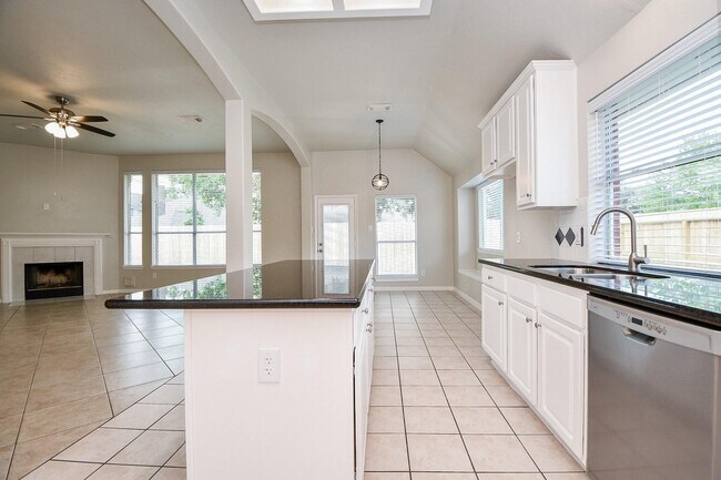 Building Photo - 802 Childers Ct