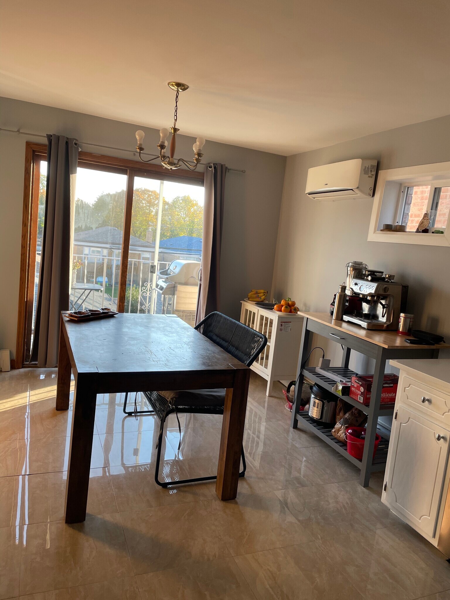 Building Photo - 6013 W Gunnison St