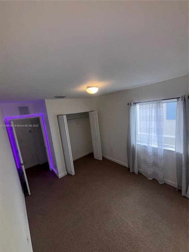 Building Photo - 1238 NW 4th Ln