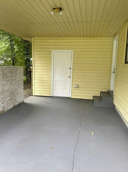 Building Photo - 4008 Macaulay Cove