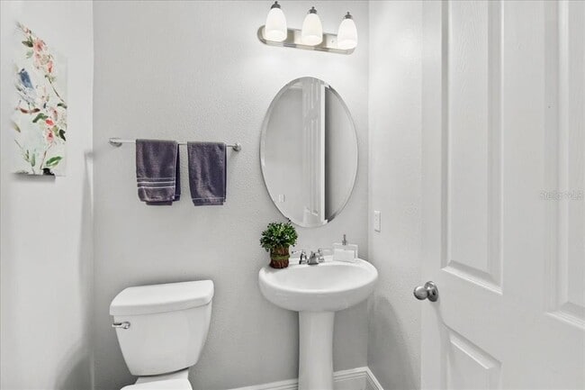 Building Photo - 8746 Crescendo Ave