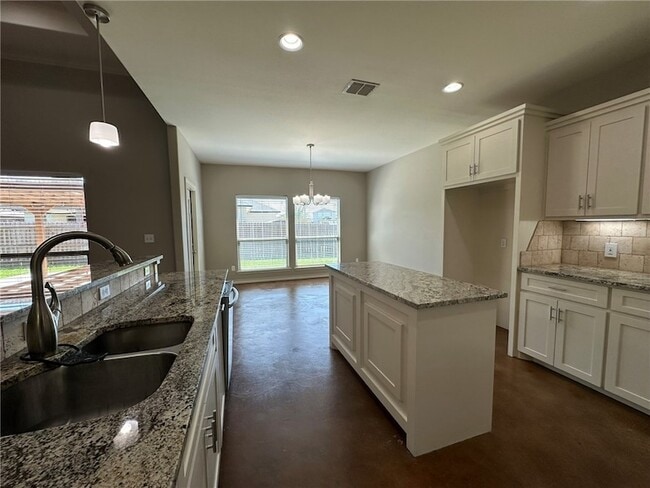 Building Photo - 106 Chiman Cir