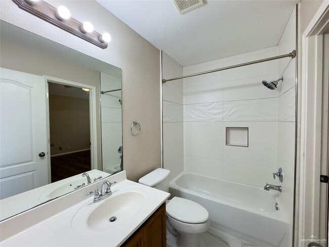 Building Photo - 38 San Sebastian St