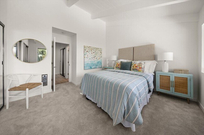 Building Photo - The Highlands-Unfurnished 2 bdrm Condo-Avail Now!