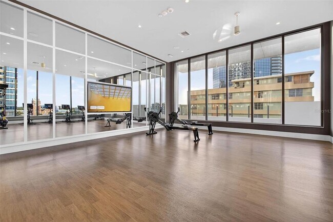 Building Photo - 275 1st Ave S