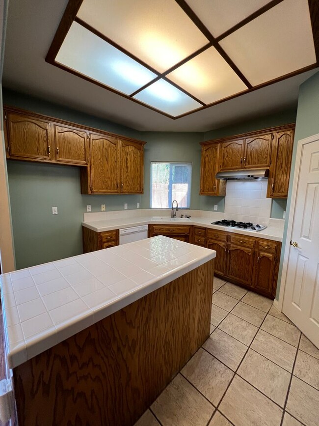 Building Photo - 9914 Paper Moon Way