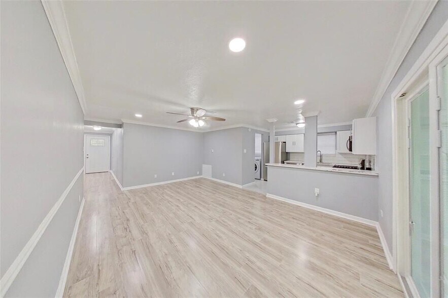 Building Photo - 4002 Prudence Dr