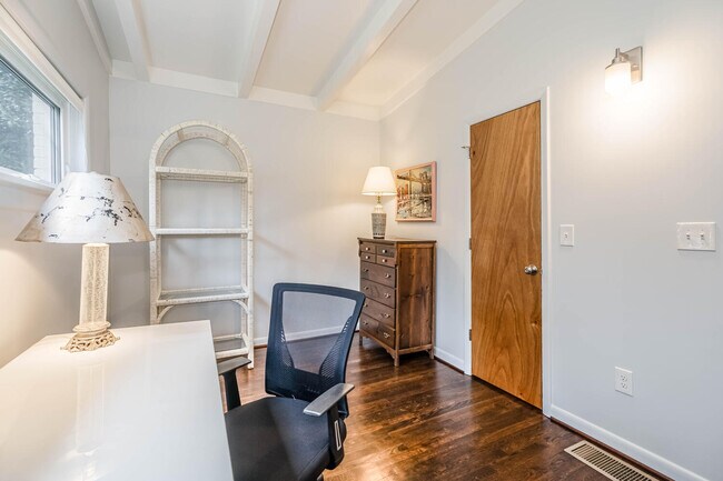 Building Photo - 1134 Baker Ln