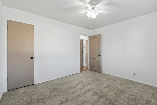 Building Photo - 819 W 2300 N