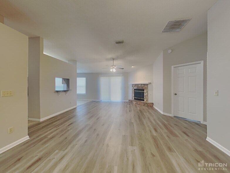 Building Photo - 8163 Teaticket Dr