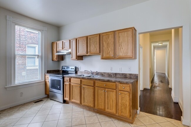 Building Photo - 202 Wellford St