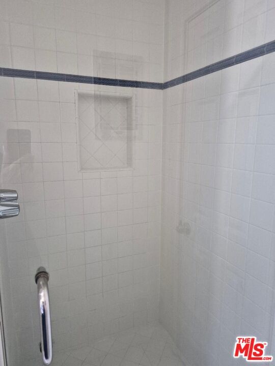 Building Photo - 8551 Holloway Dr