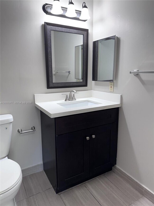 Building Photo - 10420 SW 158th Ct