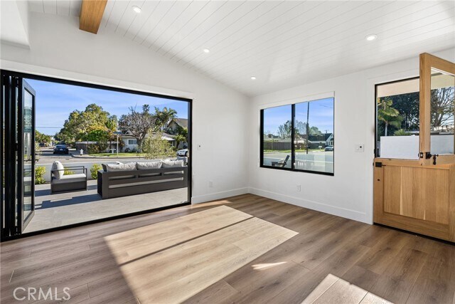 Building Photo - 251 Costa Mesa St