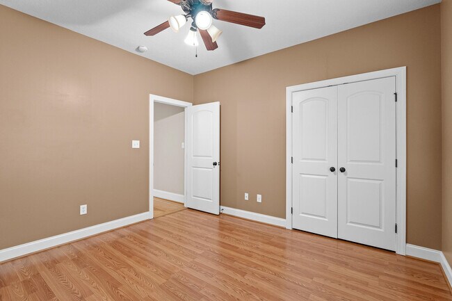 Building Photo - 307 Bellhaven Dr